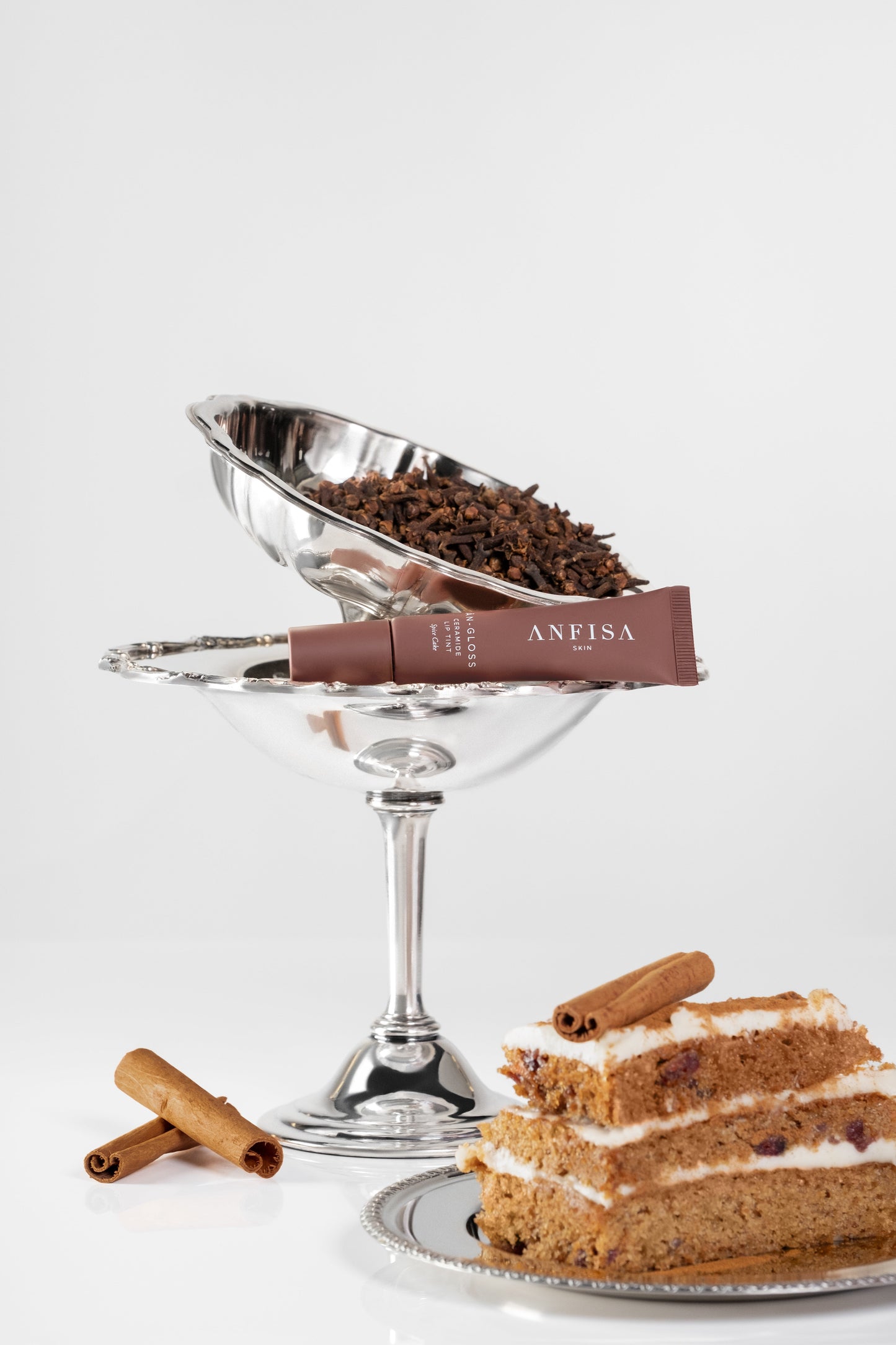 Anfisa An-Gloss spice cake